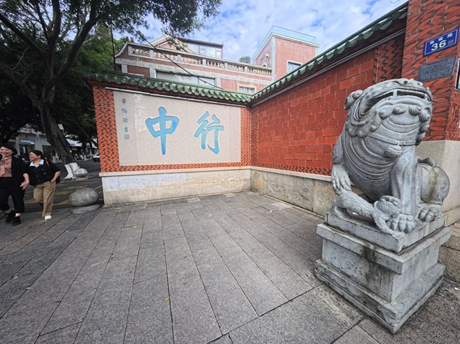 插入图片